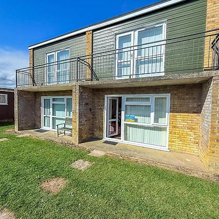 Lovely 4 Berth Chalet To Hire In Hemsby Nearby The Beach Ref 18177B Exterior foto